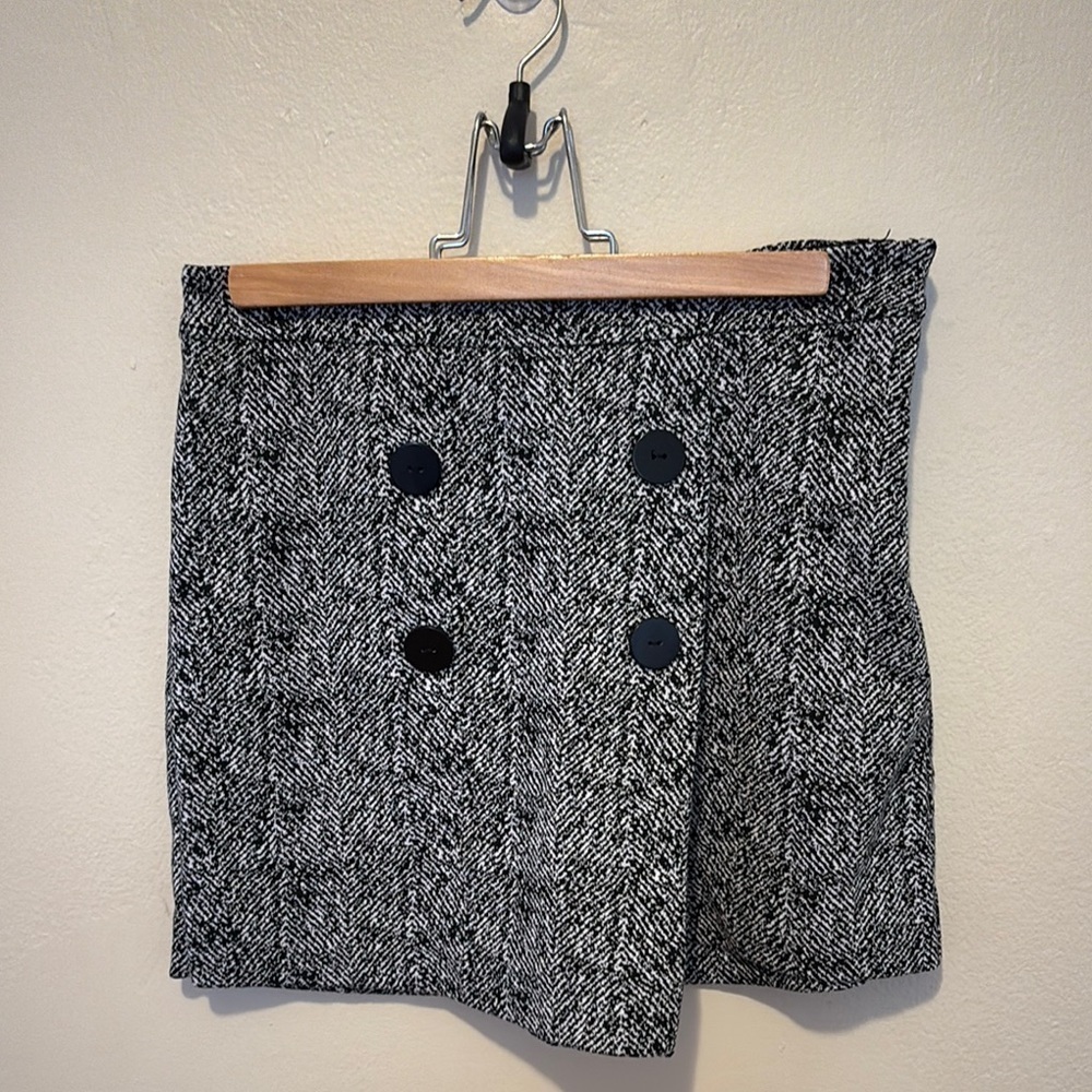 Express Black and White Herringbone Skirt